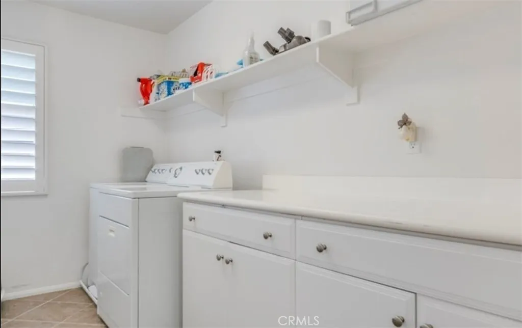 Laundry room is located upstairs! Laundry room is located upstairs!