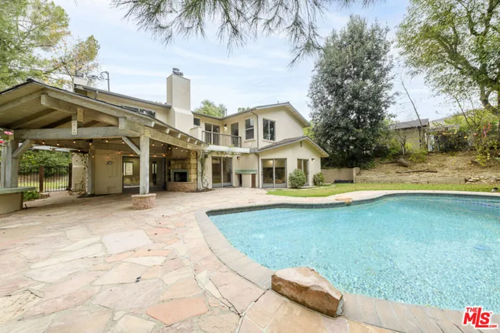 Pool/Yard