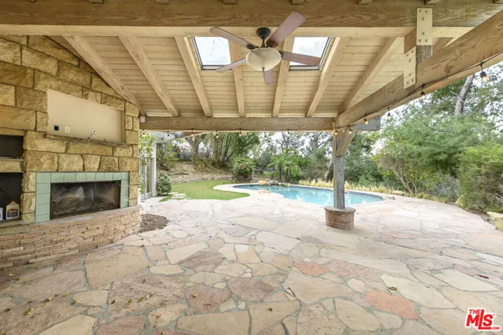 Outdoor Patio Space/Pool