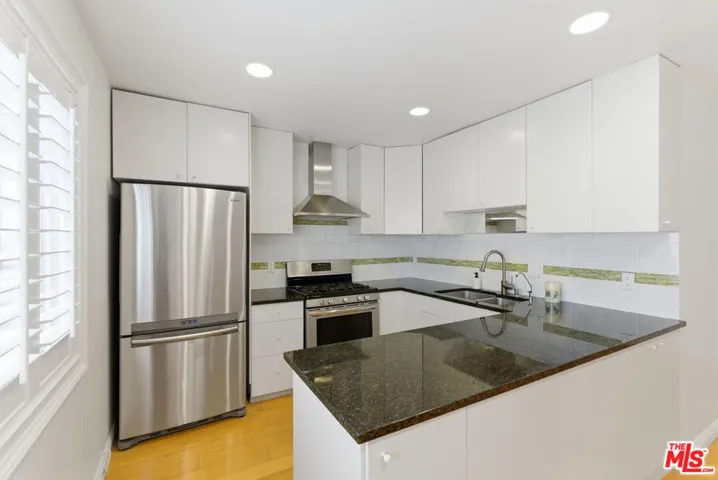 2444 4th Street 4, Santa Monica, California 90405 — photo 5
