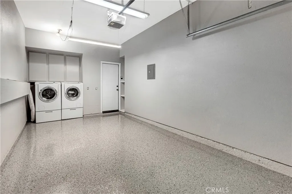Garage with Laundry
