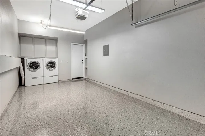 Garage with Laundry