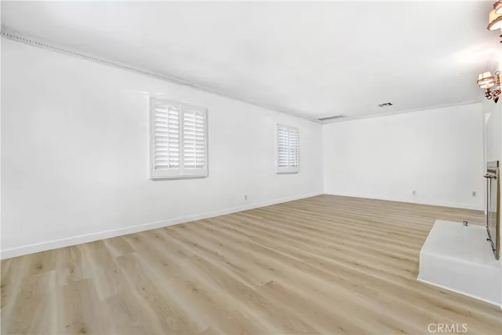 124 S Beachwood, Burbank, California 91506 — photo 5