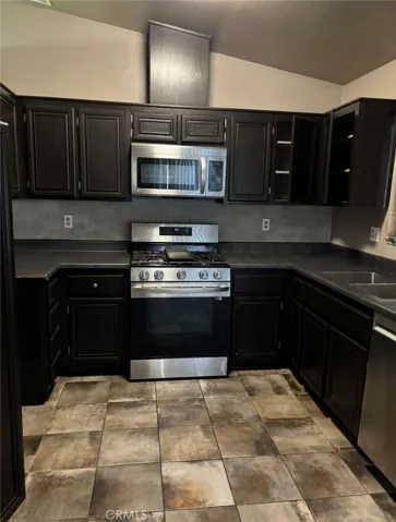 14561 Victor, Moreno Valley, California 92553 — photo 5