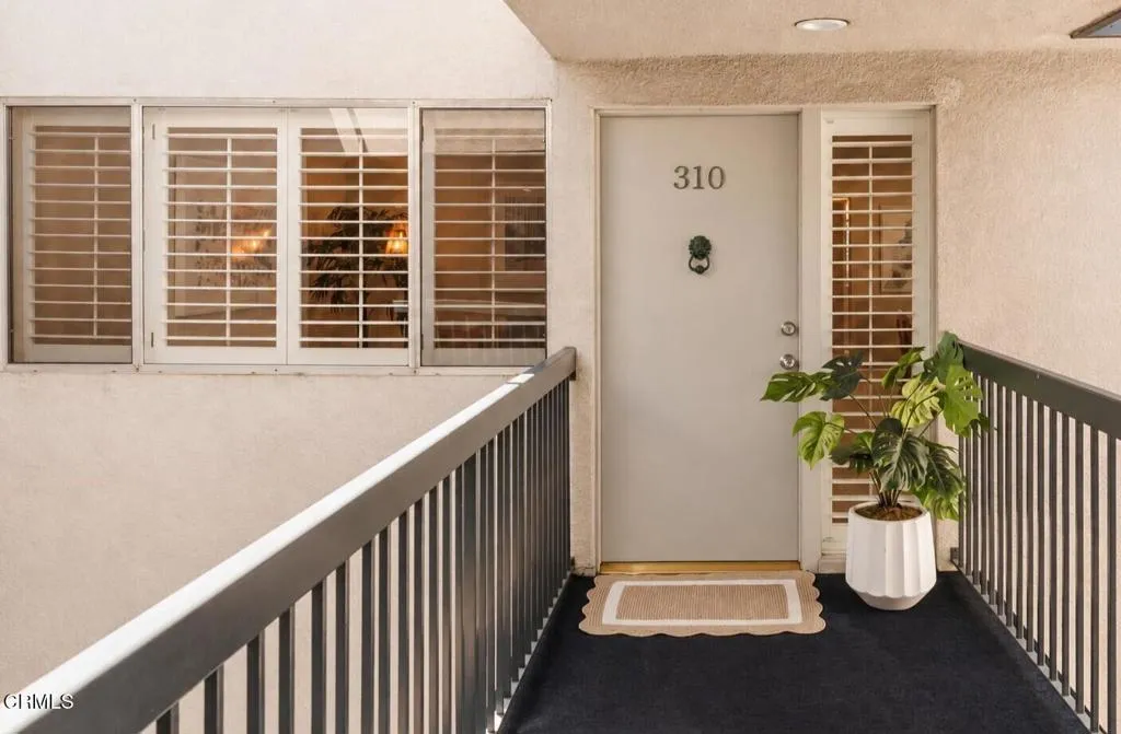 497 S El Molino Ave 310 Front Door X 68X