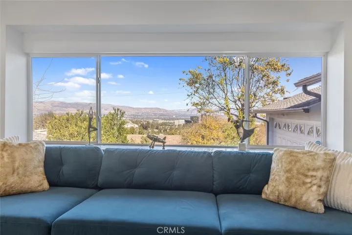 22444 Venido, Woodland Hills, California 91364 — photo 5
