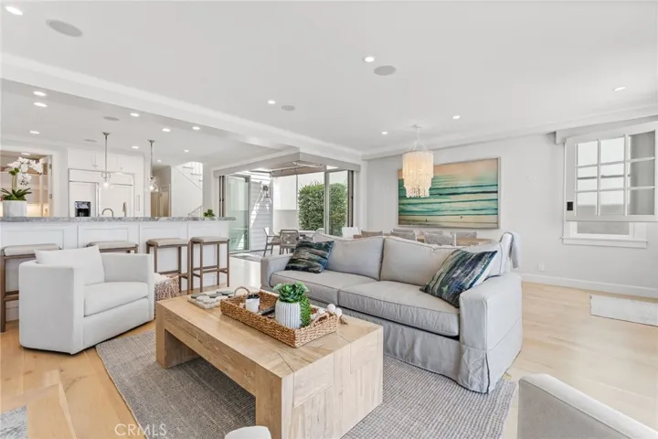 118 Sapphire, Newport Beach, California 92662 — photo 4