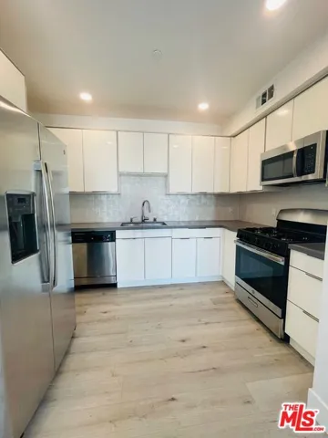 14612 Calvert Street 201, Van Nuys, California 91411 — photo 4