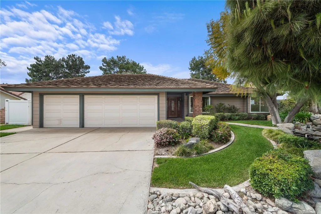 4951 Oak Tree Ct