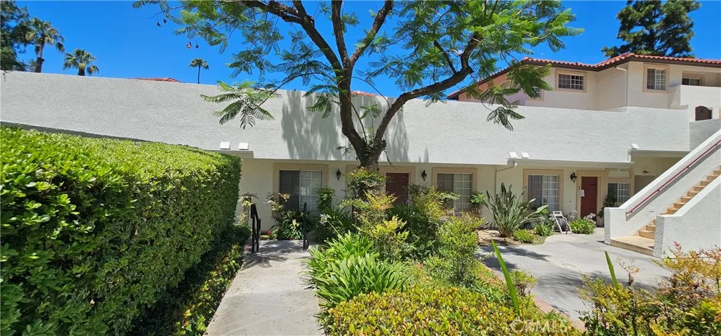 901 Via Zapata, Riverside, California 92507 — photo 5