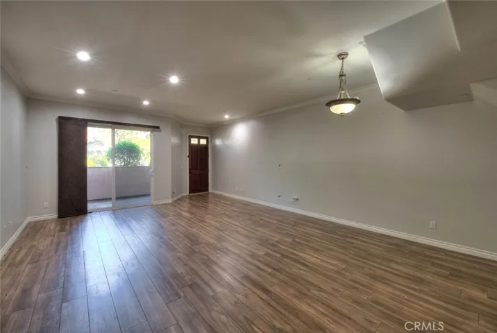 572 E San Jose Avenue 104, Burbank, California 91501 — photo 5