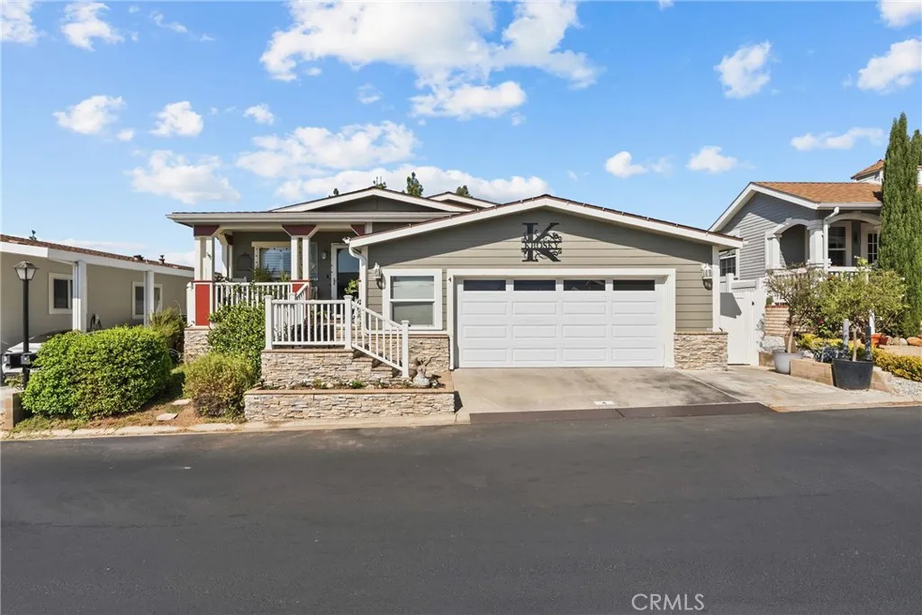 15455 Glenoaks Blvd #SPC 4