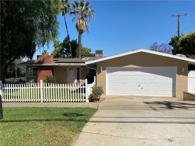 727 E Palm Avenue, Redlands, California 92374 — photo 4