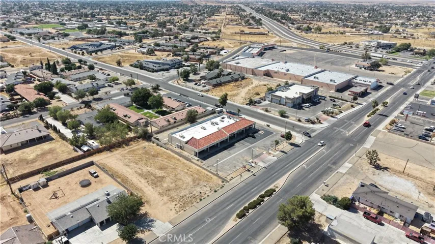 111 Navajo, Apple Valley, California 92308 — photo 5