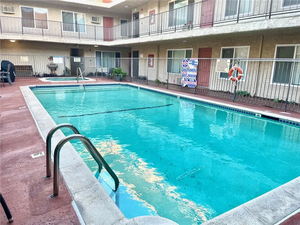 20327 Saticoy 304, Winnetka, California 91306 — photo 4