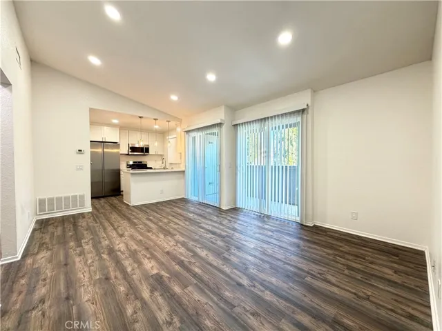 14030 Mcclure Avenue 201, Paramount, California 90723 — photo 4