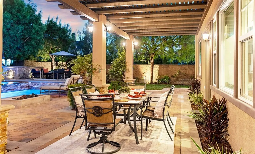 Al Fresco Dining