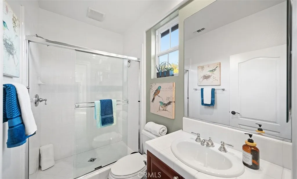 Upstairs En-Suite Bathroom