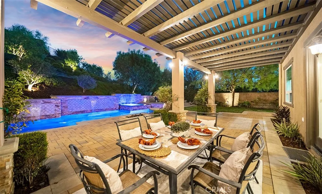 Al Fresco Dining
