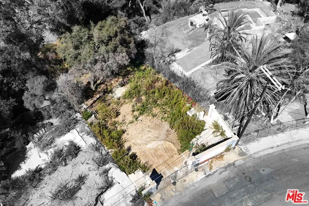 16521 Las Casas Pl