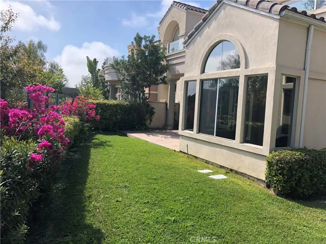 Large wrap around private backyard with no one in back