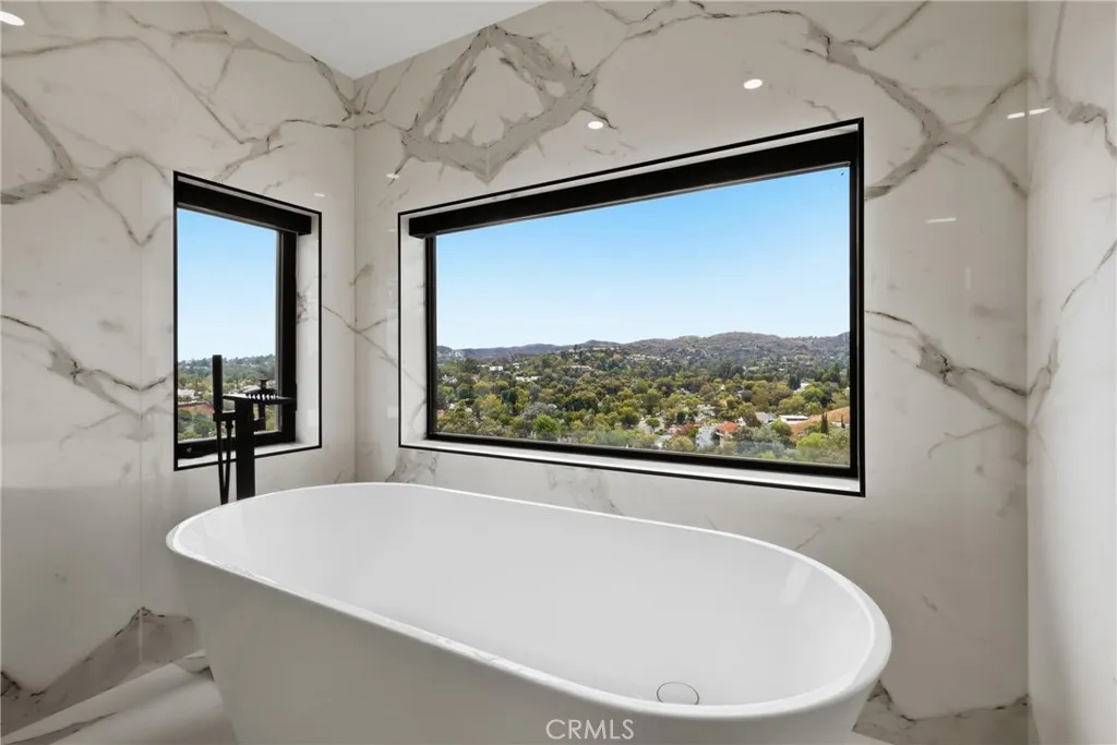 Tub overlooking Views