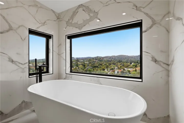 Tub overlooking Views