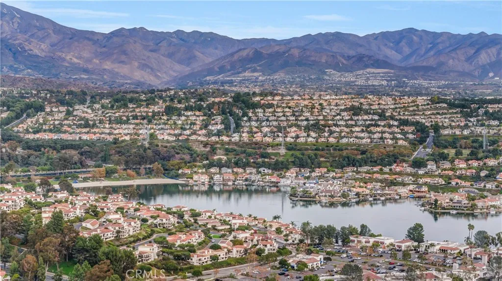 Optional access to Lake Mission Viejo Amenities Optional access to Lake Mission Viejo Amenities