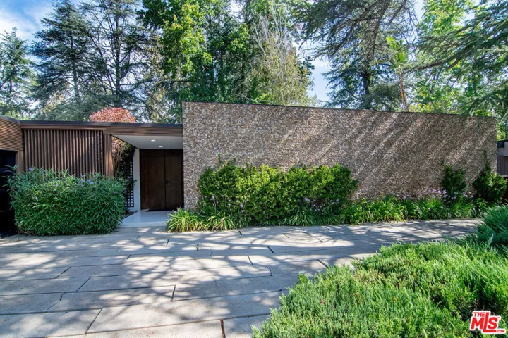 5000 Queen Victoria Road, Woodland Hills, California 91364 — photo 4