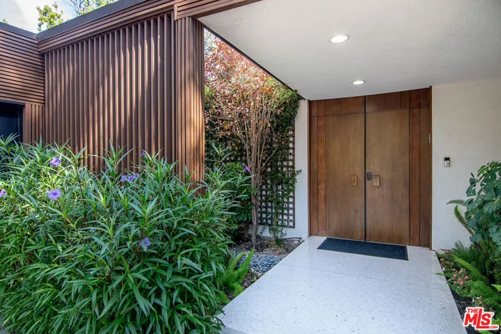 5000 Queen Victoria Road, Woodland Hills, California 91364 — photo 5