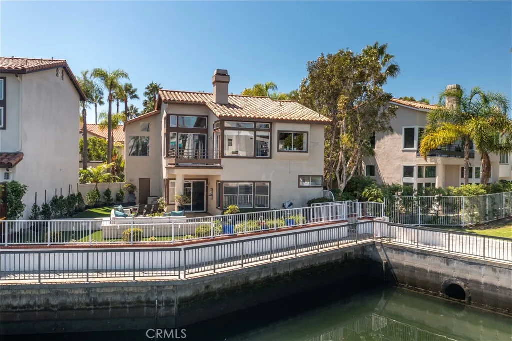 Unique and Large 19ft Setbacks on both sides offer privacy and expansive views of the water and park