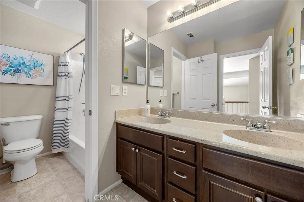 UPSTAIRS HALL BATHROOM #2 - ALSO DOUBLE SINKS UPSTAIRS HALL BATHROOM #2 - ALSO DOUBLE SINKS