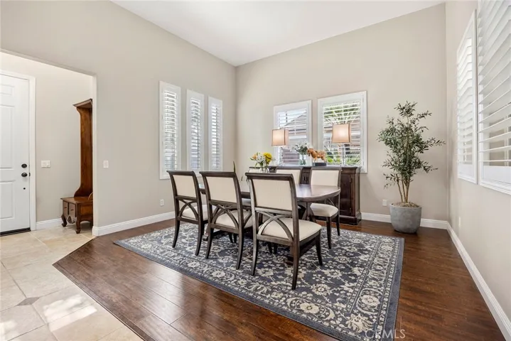 FORMAL LIVING ROOM. TALL CEIINGS