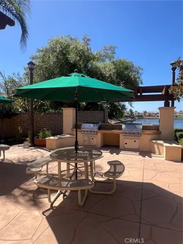 BBQ AND EATING AREA