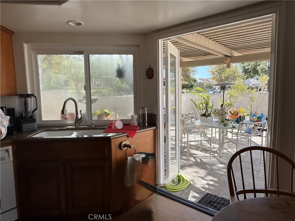 Double doors open to front patio. Double doors open to front patio.
