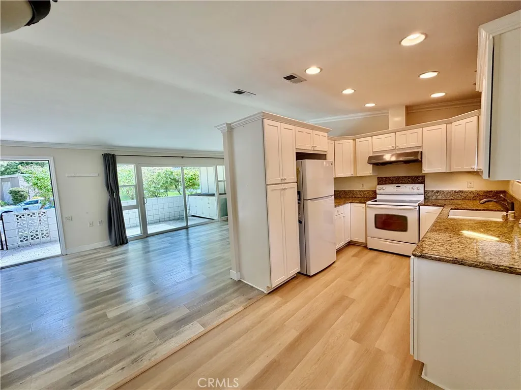 98 Via Estra C, Laguna Woods, California 92637 — photo 4