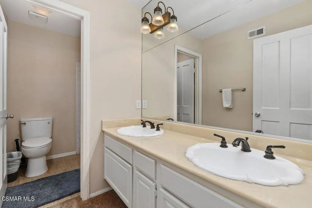 LP Upstairs Bath