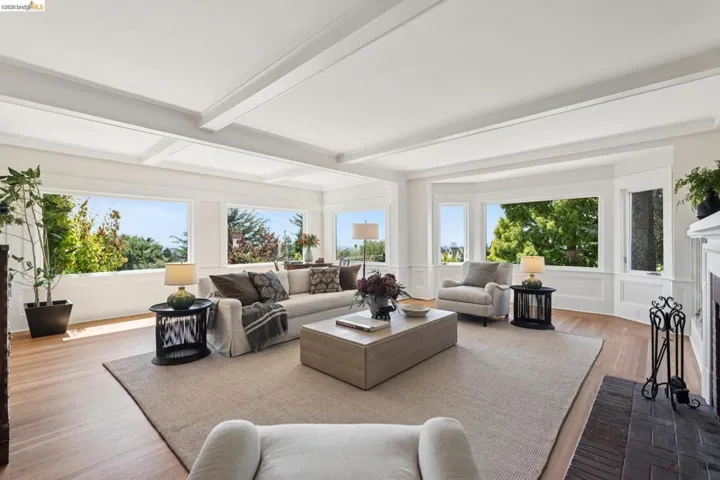 6115 Ocean View Dr, Oakland, California 94618 — photo 5