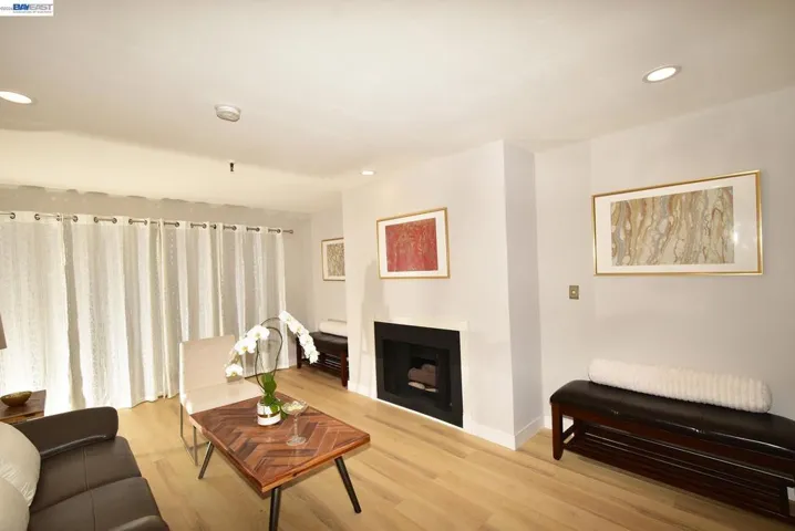 303 Adams St 109, Oakland, California 94610 — photo 5
