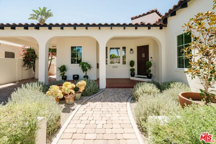 4649 Cartwright Avenue, Los Angeles, California 91602 — photo 5