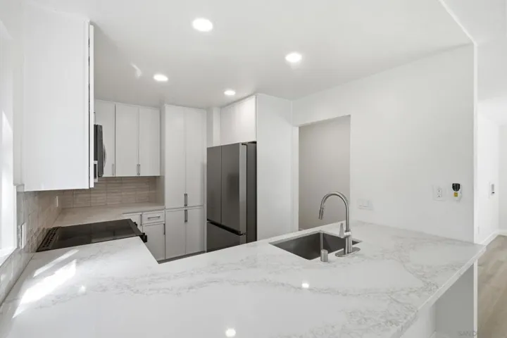 930 Via Mil Cumbres 151, Solana Beach, California 92075 — photo 4