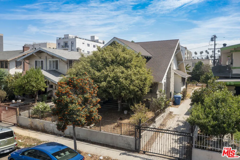 918 S Kingsley Drive, Los Angeles, California 90006 — photo 4