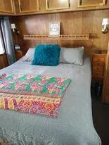 452 Bed
