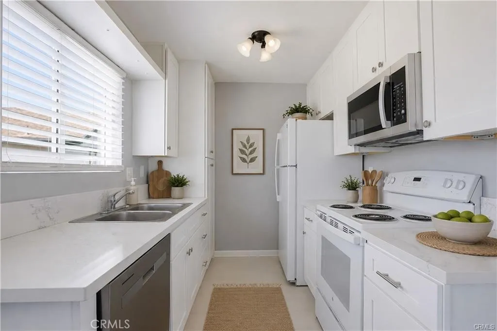 23232 Orange Avenue 2, Lake Forest, California 92630 — photo 5