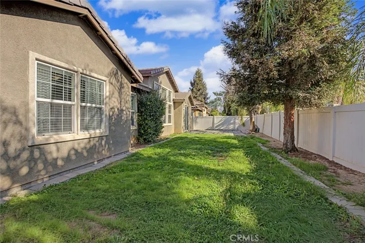 5523 Segovia, Bakersfield, California 93306 — photo 5