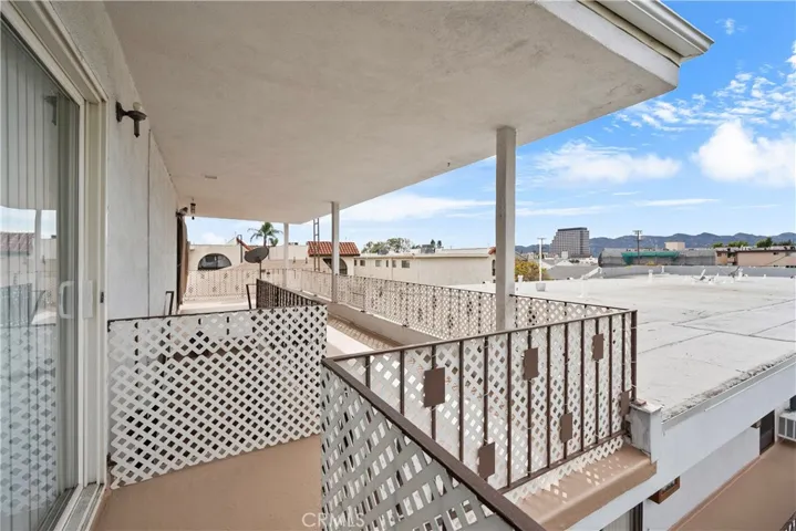 322 N Isabel, Glendale, California 91206 — photo 5