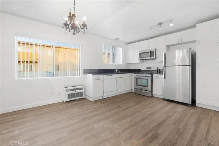 5168 Yarmouth 23, Encino, California 91316 — photo 5