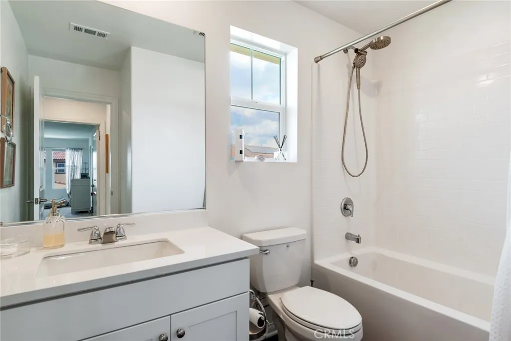 Main Upstairs Bath