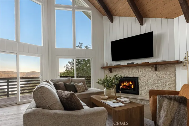 1096 Nadelhorn Drive, Lake Arrowhead, California 92352 — photo 5