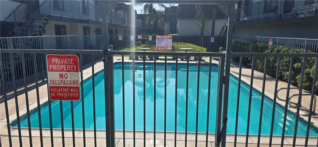 1319 Oakwood Drive 11, San Bernardino, California 92405 — photo 5